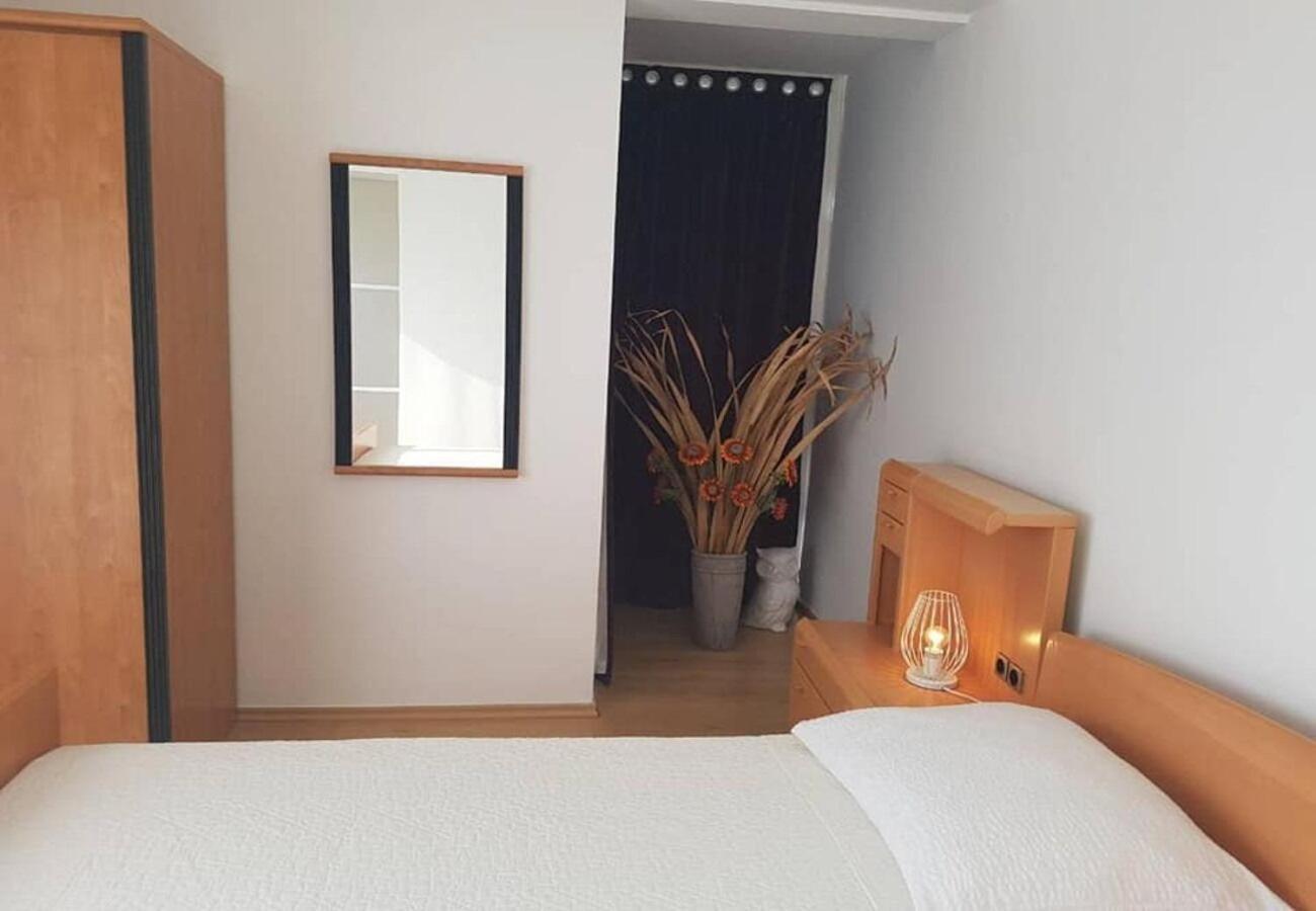 Apartments Javi - Free Private Parking โตรกีร์ ภายนอก รูปภาพ