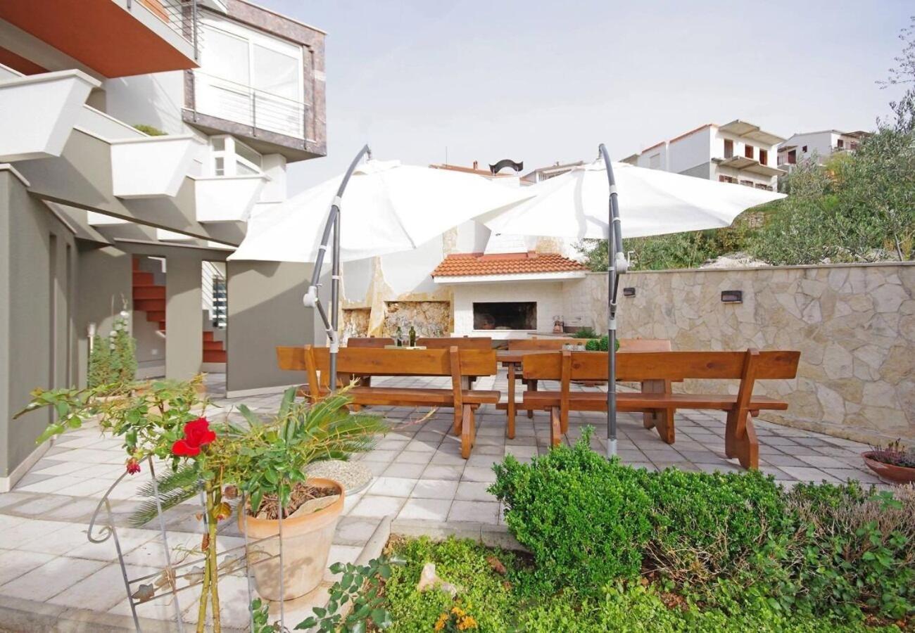 Apartments Javi - Free Private Parking โตรกีร์ ภายนอก รูปภาพ