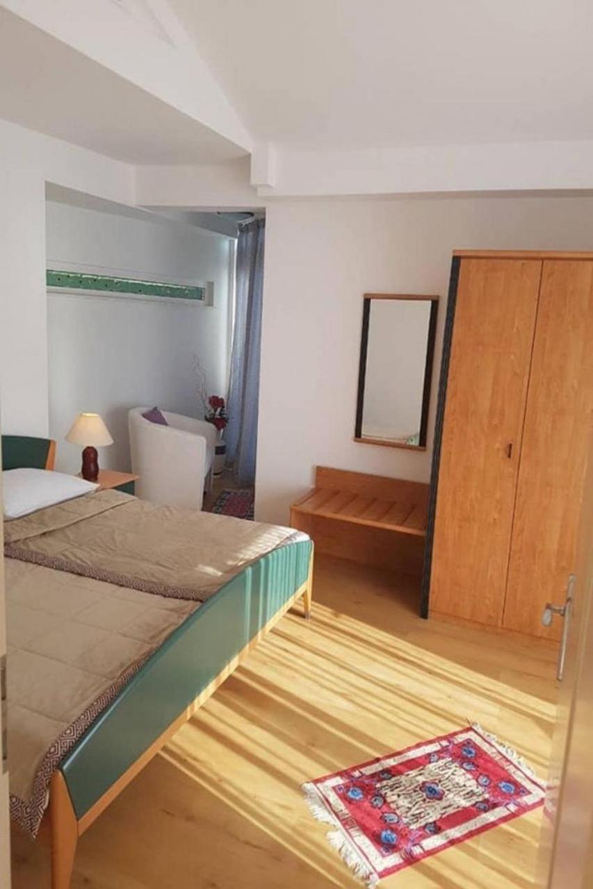 Apartments Javi - Free Private Parking โตรกีร์ ภายนอก รูปภาพ