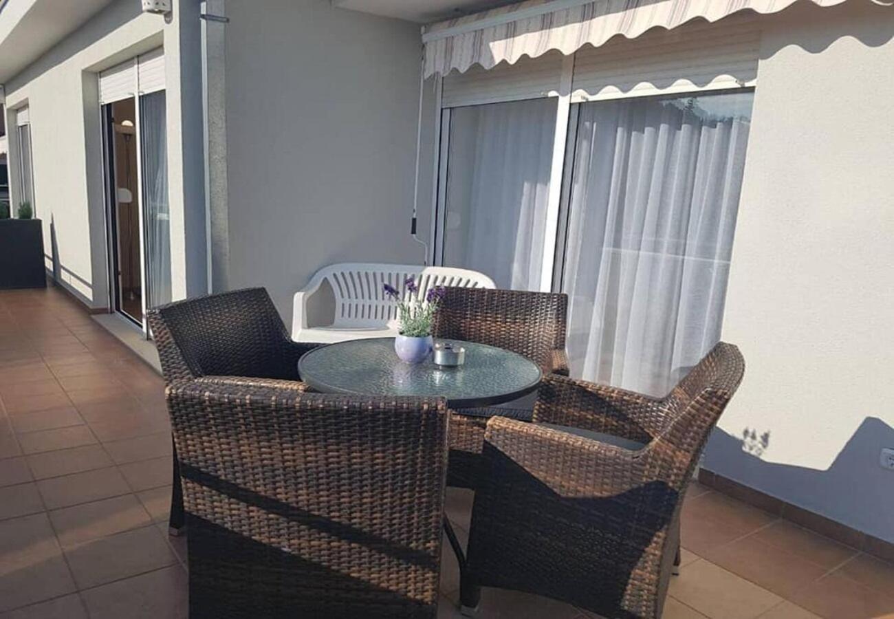 Apartments Javi - Free Private Parking โตรกีร์ ภายนอก รูปภาพ