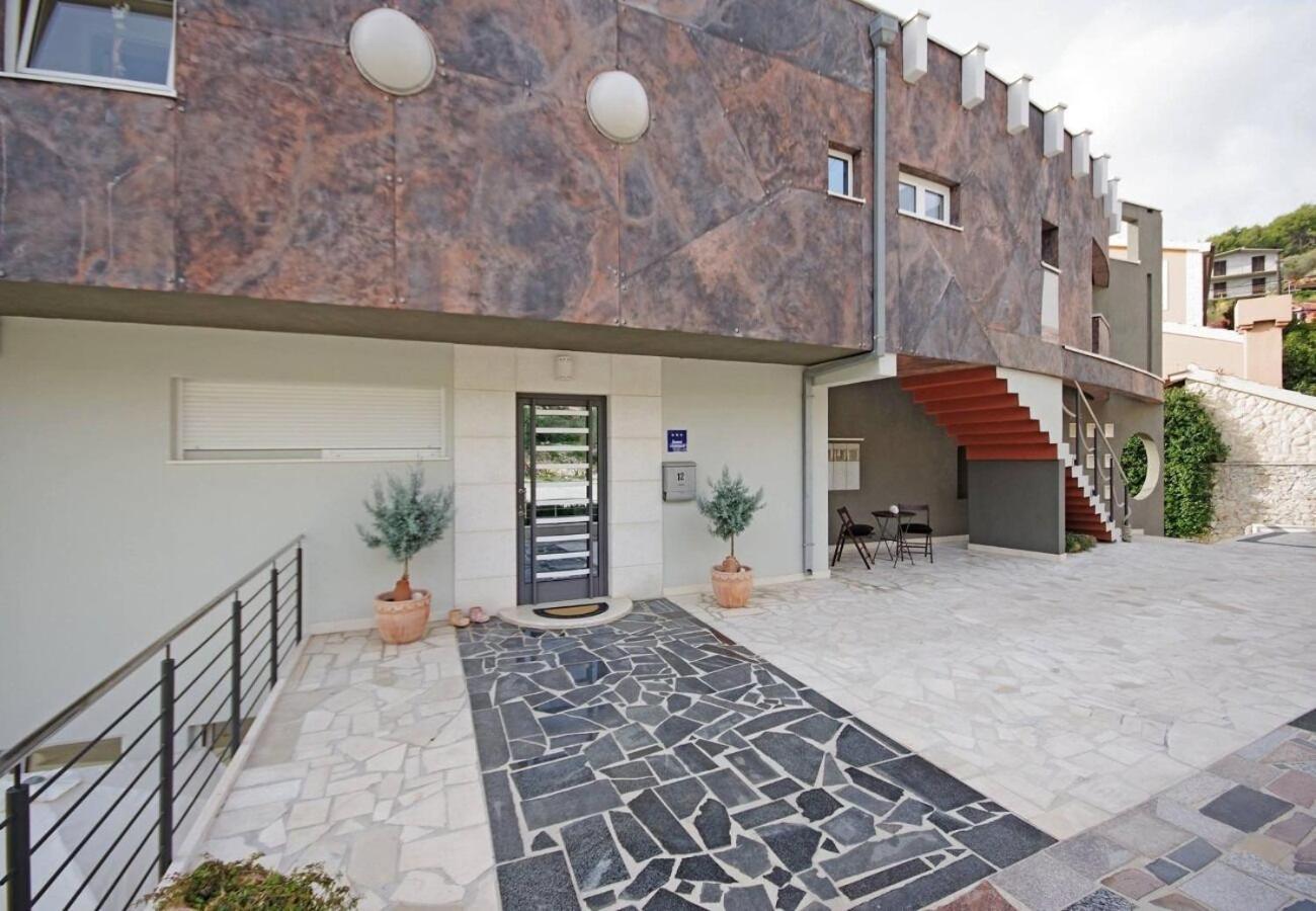 Apartments Javi - Free Private Parking โตรกีร์ ภายนอก รูปภาพ
